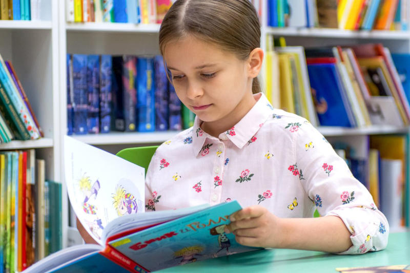 На открытии центра школьники могли почитать и обсудить любимые книги. Фото: официальный сайт мэра Москвы
