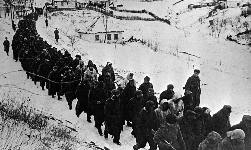 Колонна из 11 тысяч немцев, плененных во время Корсунь-Шевченковской операции, ФОТО: ИТАР-ТАСС