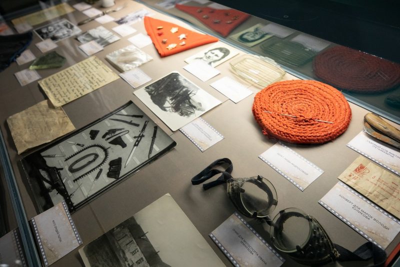 Московская школа представила в Музее Победы более 60 реликвий