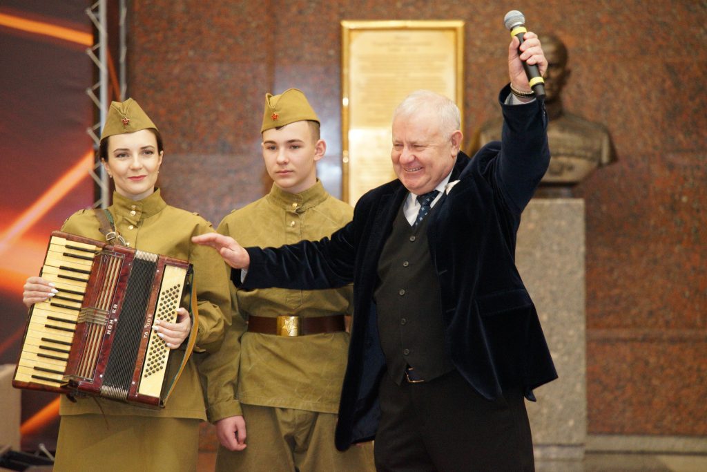 Владимир Михайлов передал в Музей Победы трофейный аккордеон, который его мать, Евдокия Никитична Болдырева, нашла в Берлине в 1945 году. Инструмент стал ее другом на всю жизнь