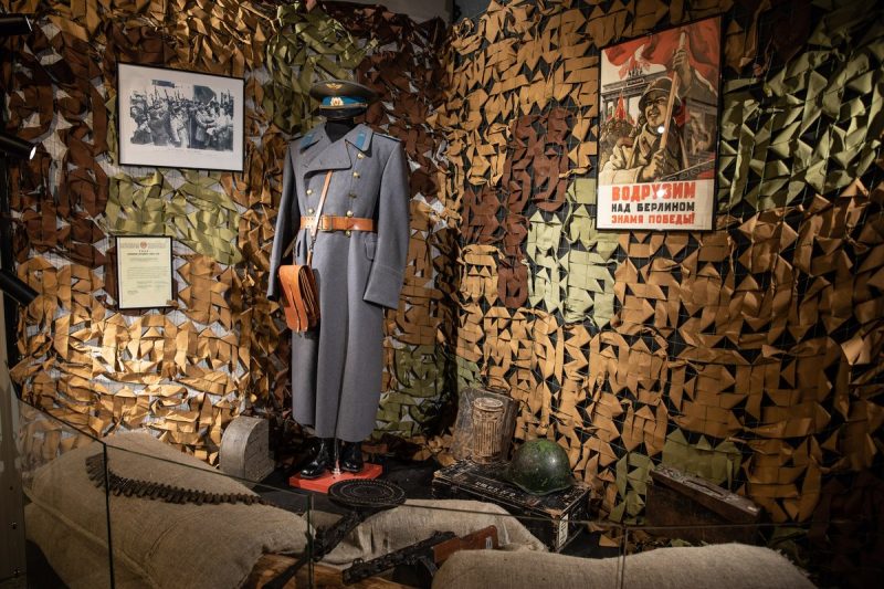 Около 60 раритетов о героях войны представили в Музее Победы 
