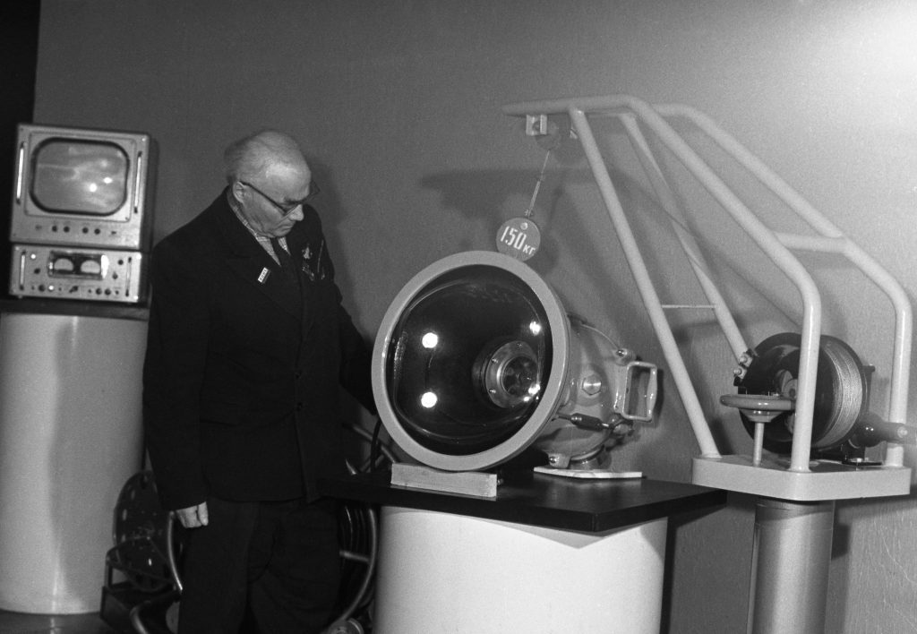 Подводная телевизионная установка «Краб-2М», позволяющая проводить работы по топографической съемке шельфа и внутренних водоемов, 1967 год. Фото: Николай Пашин/ РИА Новости
