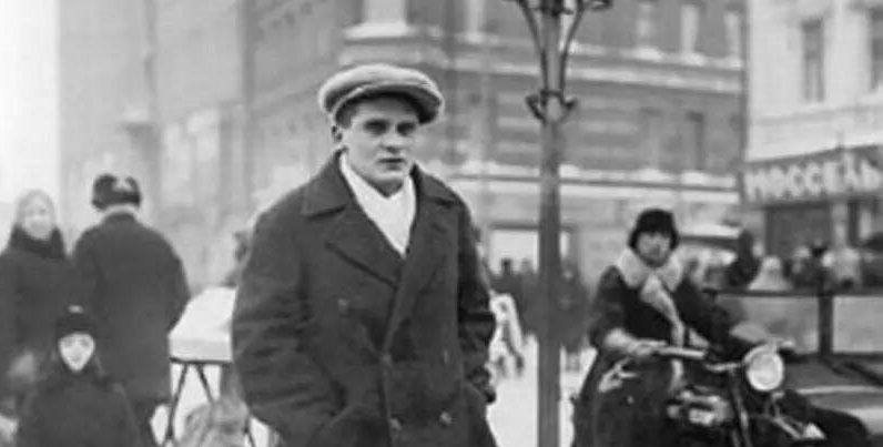 Писатель Юрий Олеша на улицах своей любимой Одессы. Фото начала 1920-х