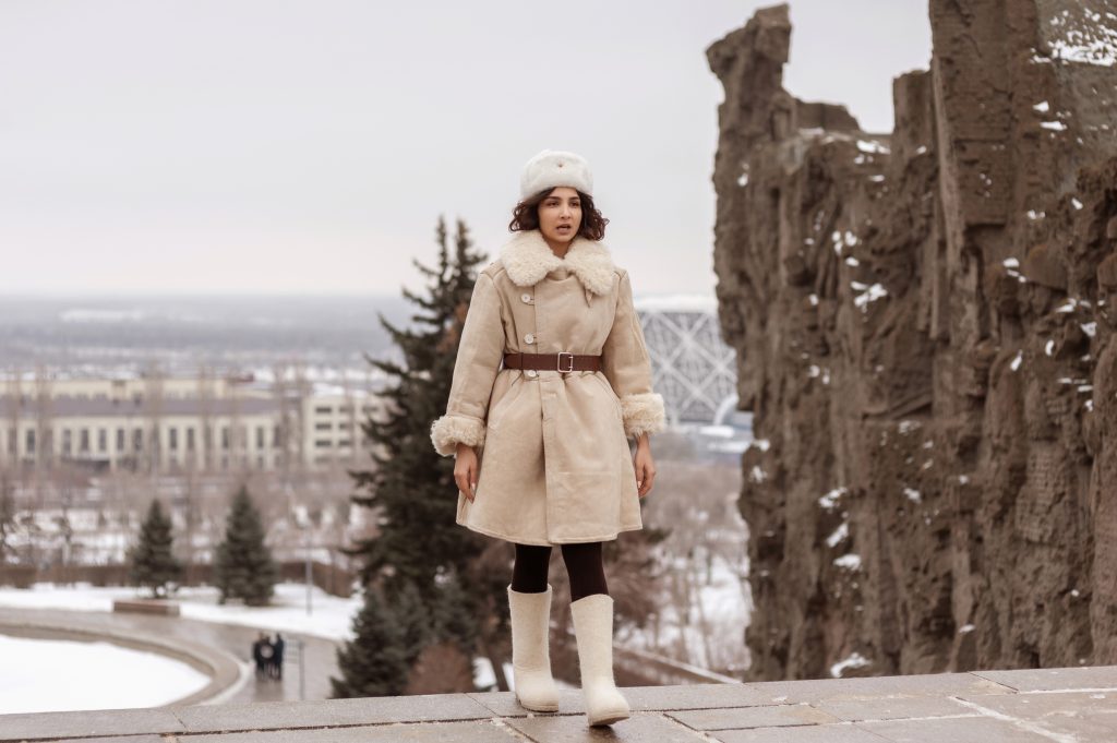Студентка МГИМО Патрисия Каламанова записывает сюжет для фильма о Сталинграде